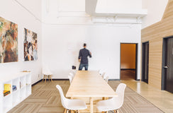 English for Meetings: Phrases, Chairing and Presentations